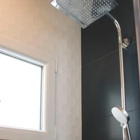 Spacious Luxury In Trendy Neighborhood Paris