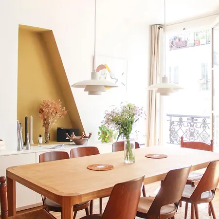 Spacious Luxury In Trendy Neighborhood *