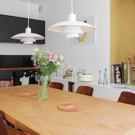 Spacious Luxury In Trendy Neighborhood Apartment Paris