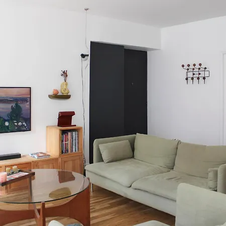 Spacious Luxury In Trendy Neighborhood Paris