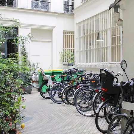 Apartment Spacious Luxury In Trendy Neighborhood *