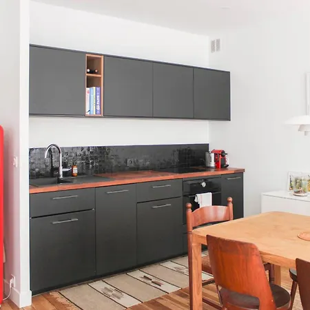 Spacious Luxury In Trendy Neighborhood Paris